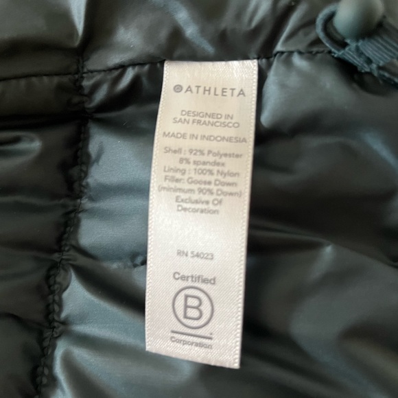 Athleta Lofty Velvet Down Vest with Hood  Size XXS (XS) NWOT - Picture 7 of 8